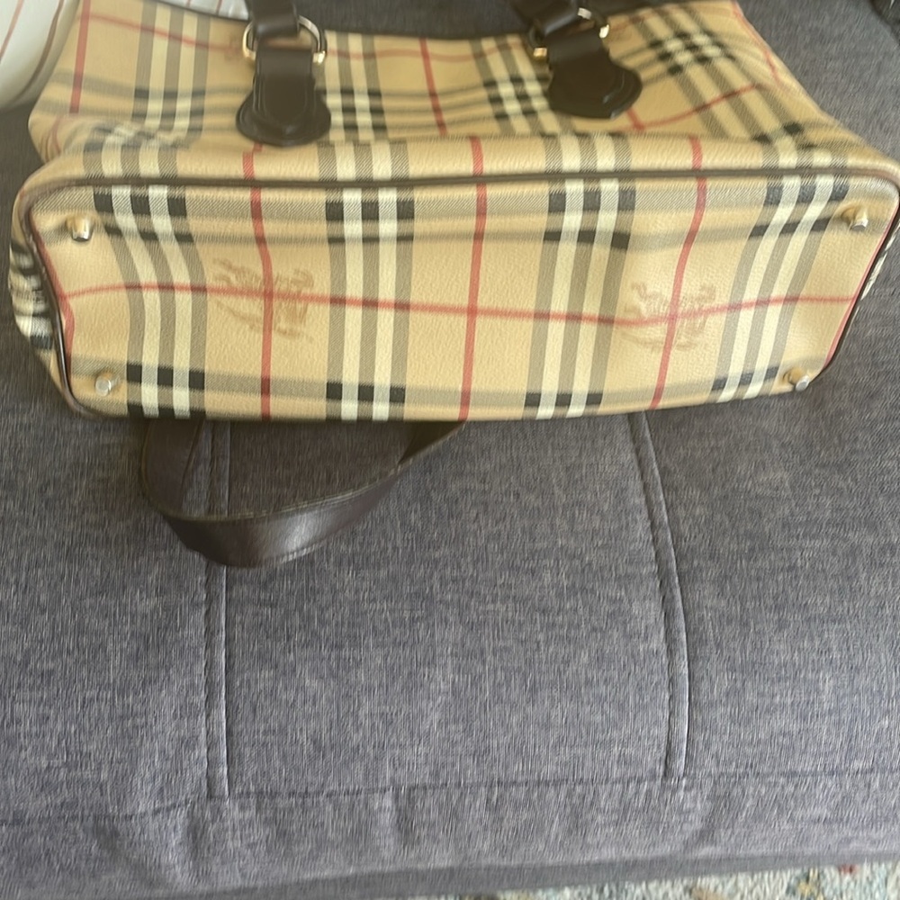 BURBERRY  Haymarket Check Medium Regent Tote Chocolate - Picture 4 of 5